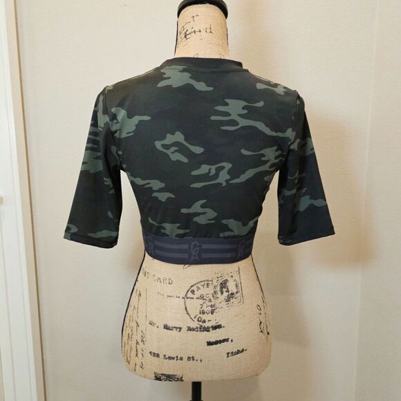 NWOT Good American Camo Crop Top Size 3 - Picture 3 of 5